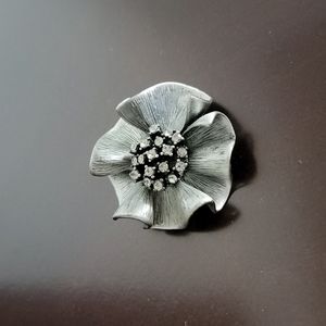 Premier Designs brooch new